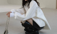 Afbeelding in Gallery-weergave laden, Volume Trui Wit
