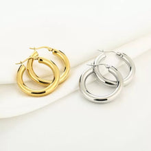 Afbeelding in Gallery-weergave laden, Statement hoop oorbellen klein 3CM - Verschillende Kleuren
