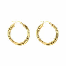 Afbeelding in Gallery-weergave laden, Twisted Hoops - Verschillende Kleuren
