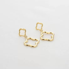 Load image into Gallery viewer, Earring open clovers - Gold, Silver
