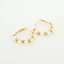 Load image into Gallery viewer, Earrings with clovers Gold
