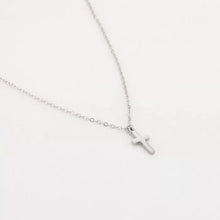 Afbeelding in Gallery-weergave laden, Kruisje Ketting - Verschillende Kleuren
