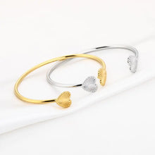 Afbeelding in Gallery-weergave laden, Bangle Vintage hartjes - Verschillende Kleuren
