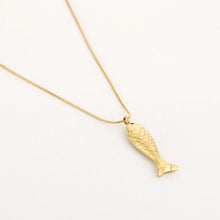 Load image into Gallery viewer, Ketting met visje goud
