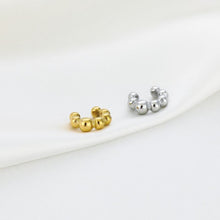 Afbeelding in Gallery-weergave laden, Earcuff Dots - Verschillende Kleuren
