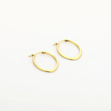 Afbeelding in Gallery-weergave laden, Chique hoop oorbellen 3 CM - Verschillende Kleuren

