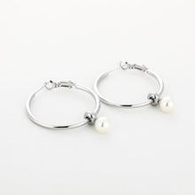Load image into Gallery viewer, Hoop Oorbellen met Parel  - Verschillende Kleuren
