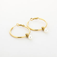 Load image into Gallery viewer, Hoop Oorbellen met Parel  - Verschillende Kleuren
