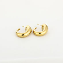 Afbeelding in Gallery-weergave laden, Chique Halve Hoops - Verschillende Kleuren
