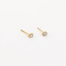 Afbeelding in Gallery-weergave laden, Strass Zirkonia Studs
