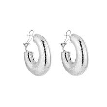 Load image into Gallery viewer, Breede Hoop Oorbellen - Verschillende Kleuren
