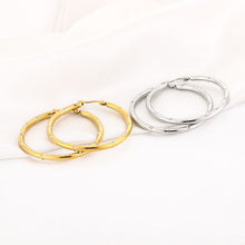 Load image into Gallery viewer, 50MM Hoops met Strass Zirkonia - Verschillende Kleuren
