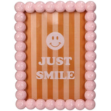 Load image into Gallery viewer, Fotolijst Smiley Polyresin Roze 13x18cm

