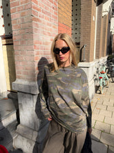 Load image into Gallery viewer, Camo Long Sleeve
