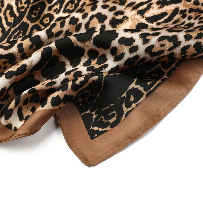 Zijdezachte Sjaaltje Leopard