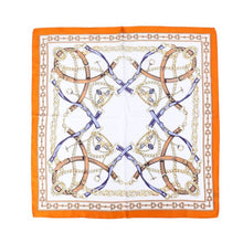 Afbeelding in Gallery-weergave laden, Zijdezachte sjaaltje vierkant - Verschillende Kleuren
