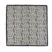 Afbeelding in Gallery-weergave laden, Zijdezachte sjaaltje vierkant - Verschillende Kleuren
