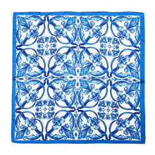 Afbeelding in Gallery-weergave laden, Zijdezachte sjaaltje vierkant - Verschillende Kleuren
