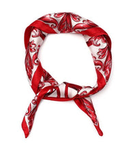 Afbeelding in Gallery-weergave laden, Zijdezachte sjaaltje vierkant - Verschillende Kleuren
