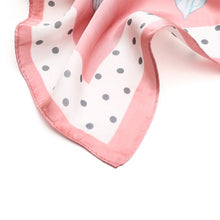 Afbeelding in Gallery-weergave laden, Zijdezachte sjaaltje vierkant - Verschillende Kleuren
