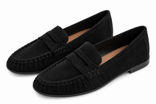 Afbeelding in Gallery-weergave laden, Suede Loafers  Zwart
