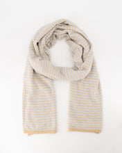 Afbeelding in Gallery-weergave laden, Cassy gestreepte Sjaal
