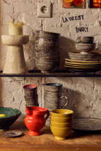 Afbeelding in Gallery-weergave laden, 70s Ceramics: Kan Brew
