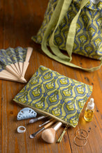 Afbeelding in Gallery-weergave laden, Make-Up Tas Groen
