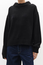 Load image into Gallery viewer, Demi Trui Zwart
