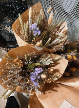 Load image into Gallery viewer, Dried Flowers Bouquet
